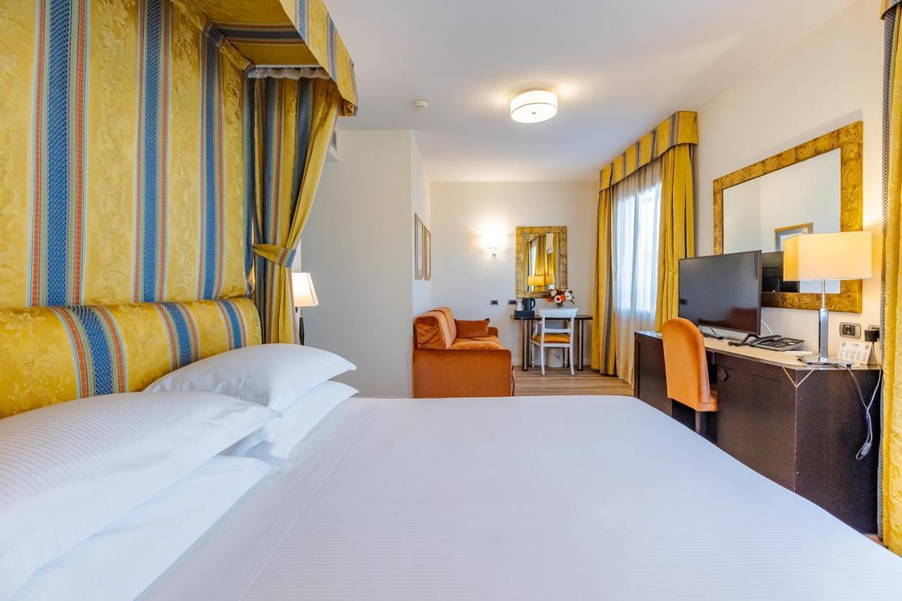 Fh55 Grand Hotel Mediterraneo Флоренция Екстериор снимка